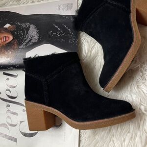 UGG Women Kasen Black Suede Shearling Lined Block Heel Ankle Booties